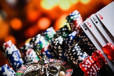 700bet com মোবাইল অ্যাপ্লিকেশনের ইন্টারফেস এবং গেম নির্বাচন স্ক্রীন
